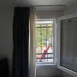 19 Hotel *