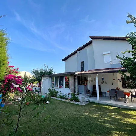 19 Apart * Cesme